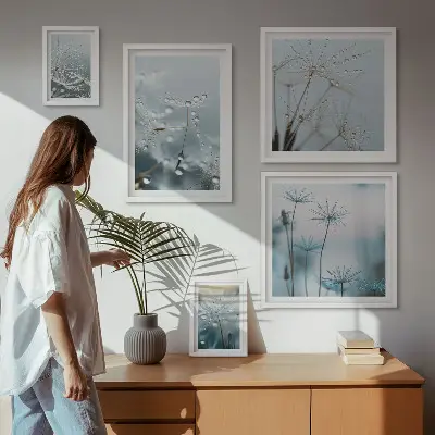 Set van moderne schilderijen met plantmotieven en waterdruppels