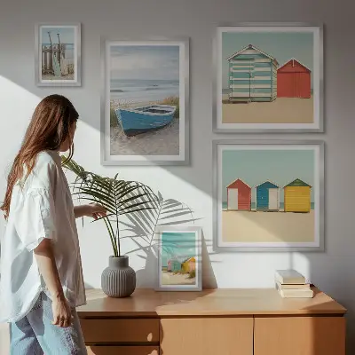 Wanddecoratie compositie uitzicht op zee met huizen en boten