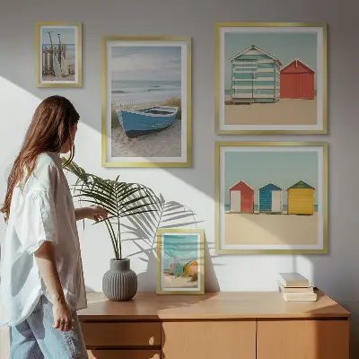 Wanddecoratie compositie uitzicht op zee met huizen en boten