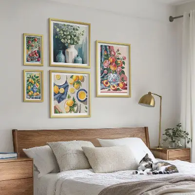 Set van moderne schilderijen met bloem- en fruitcomposities