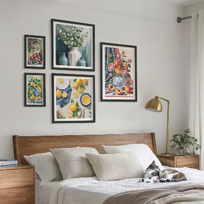 Set van moderne schilderijen met bloem- en fruitcomposities