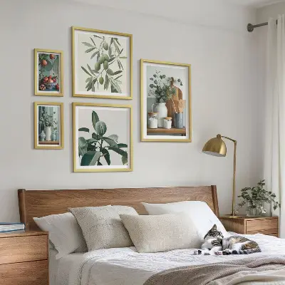 Set van moderne schilderijen met natuurlijke Scandinavische planten