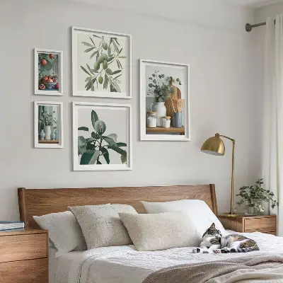 Set van moderne schilderijen met natuurlijke Scandinavische planten