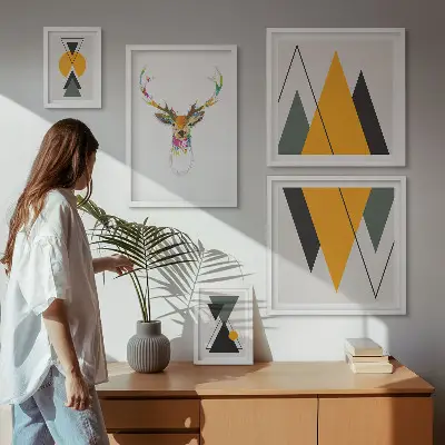 Wanddecoratie compositie met kleurrijke motieven in boho-stijl