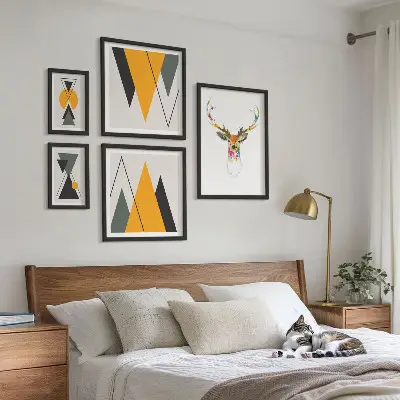 Wanddecoratie compositie met kleurrijke motieven in boho-stijl