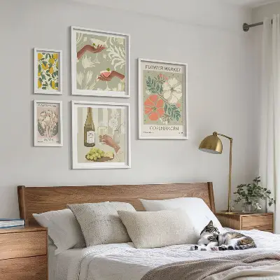 Set van moderne schilderijen met bloemen en fruit in vintage stijl