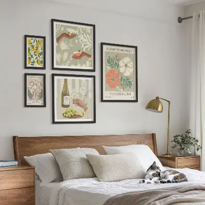 Set van moderne schilderijen met bloemen en fruit in vintage stijl