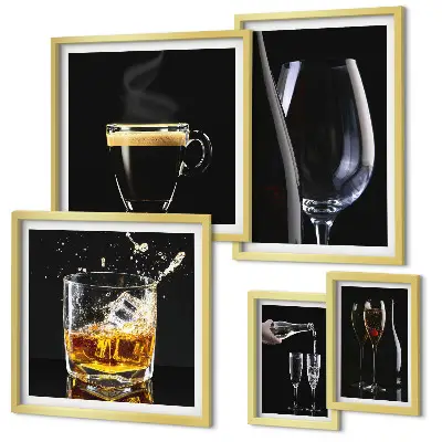 Set van moderne schilderijen met cocktails en drankjes in barstijl