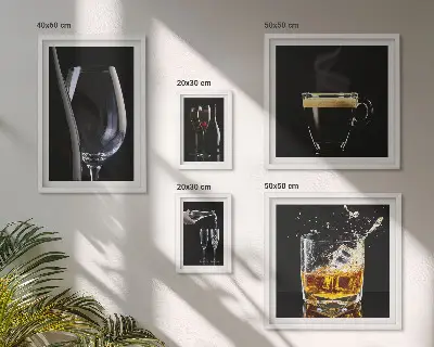 Set van moderne schilderijen met cocktails en drankjes in barstijl