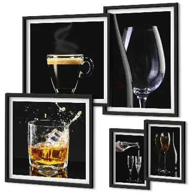 Set van moderne schilderijen met cocktails en drankjes in barstijl