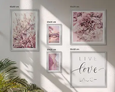 Wanddecoratie met bloemmotieven met pastelkleurige slogans