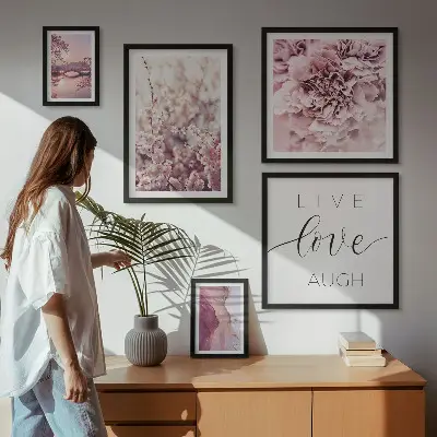 Wanddecoratie met bloemmotieven met pastelkleurige slogans