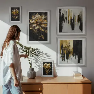 Set van moderne schilderijen met elegante bloemmotieven in een moderne stijl