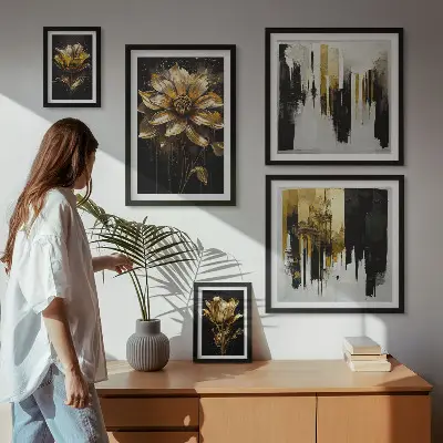 Set van moderne schilderijen met elegante bloemmotieven in een moderne stijl