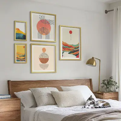 Set van moderne schilderijen met abstracte geometrische landschappen