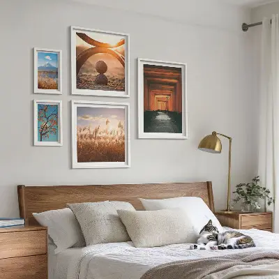 Gallerijwand met serene zen-achtige landschapsprints