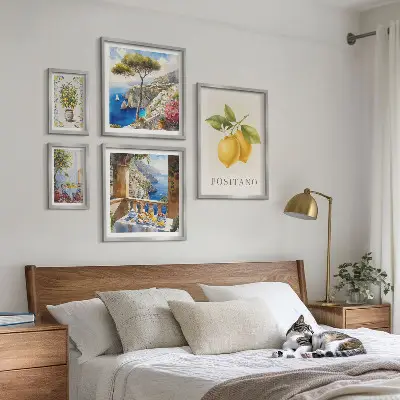Set van moderne schilderijen met citrusaccenten in mediterrane stijl
