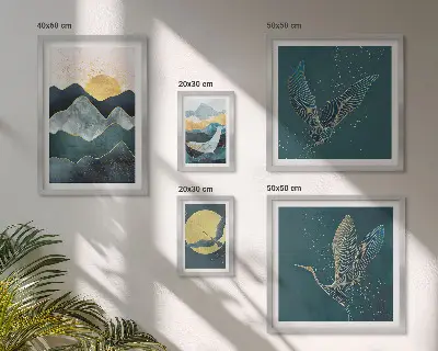 Moderne schilderijen set met stijlvolle bergen, vogels en een zon