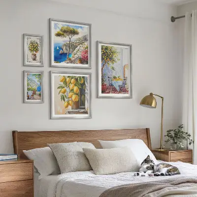 Gallery wall met citrusvruchten in de zon