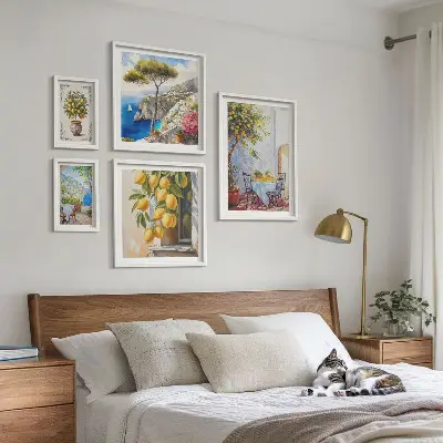 Gallery wall met citrusvruchten in de zon