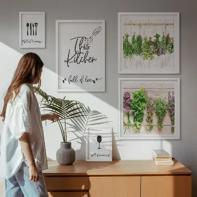 Wanddecoratie compositie keuken met kruiden en accessoires