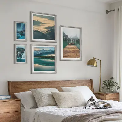 Schilderijen set met landschappen van watervallen en bergen