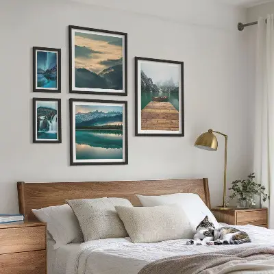 Schilderijen set met landschappen van watervallen en bergen