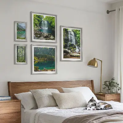 Moderne schilderijen set met watervallen en boslandschappen