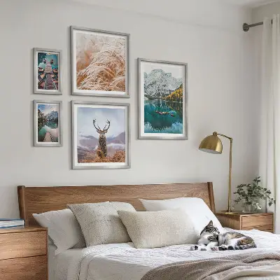 Set van moderne schilderijen met berglandschappen en natuurschoon