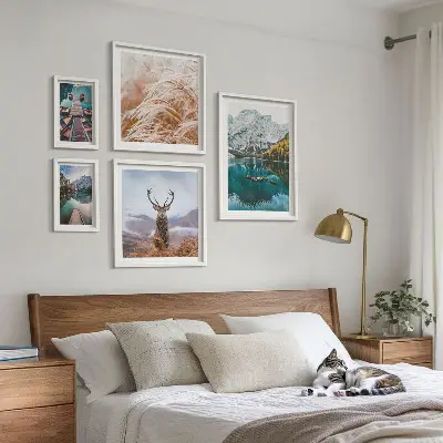 Set van moderne schilderijen met berglandschappen en natuurschoon