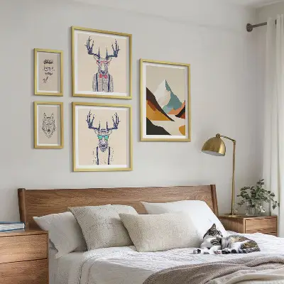Wanddecoratie compositie met stijlvolle dierenportretten