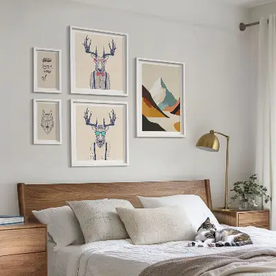 Wanddecoratie compositie met stijlvolle dierenportretten