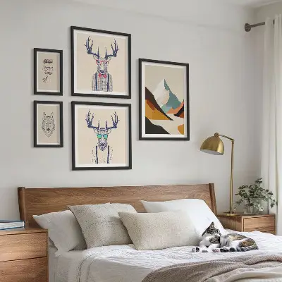 Wanddecoratie compositie met stijlvolle dierenportretten