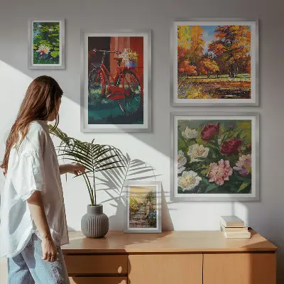Set van moderne schilderijen met pittoreske bloemenfietsen