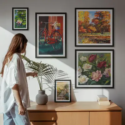 Set van moderne schilderijen met pittoreske bloemenfietsen