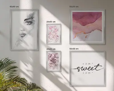 Wanddecoratie compositie vrouwenportretten met bloemen in pasteltinten