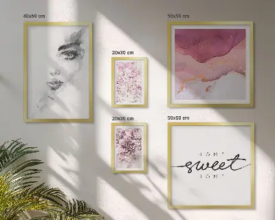 Wanddecoratie compositie vrouwenportretten met bloemen in pasteltinten
