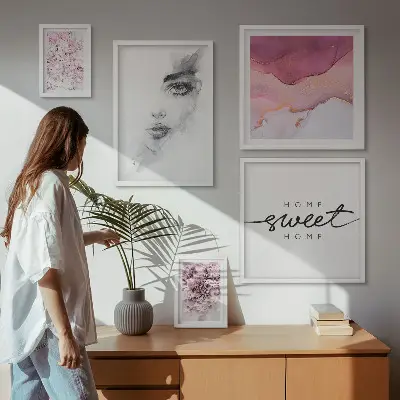 Wanddecoratie compositie vrouwenportretten met bloemen in pasteltinten