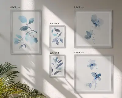 Blauwe plantaccenten wanddecoratie met compositie