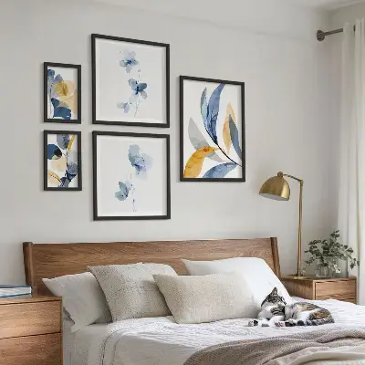 Set moderne schilderijen met plantenmotieven in pastelkleuren