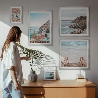 Moderne schilderijen set met Italiaanse stadjes, stranden en ontspanning