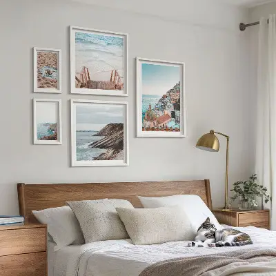 Moderne schilderijen set met Italiaanse stadjes, stranden en ontspanning