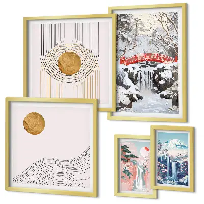Gallery wall met landschappen, watervallen en bruggen in Japan