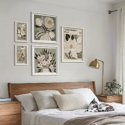 Gallery wall met bloemenpatronen uit Londen en Seoul