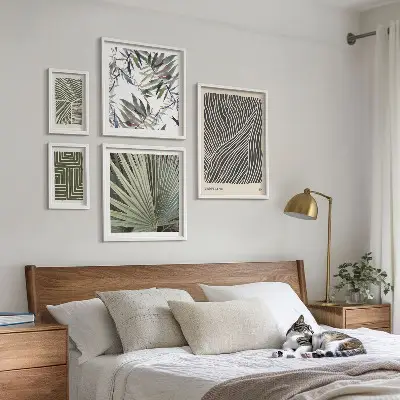 Set van moderne schilderijen met minimalistische patronen van planten