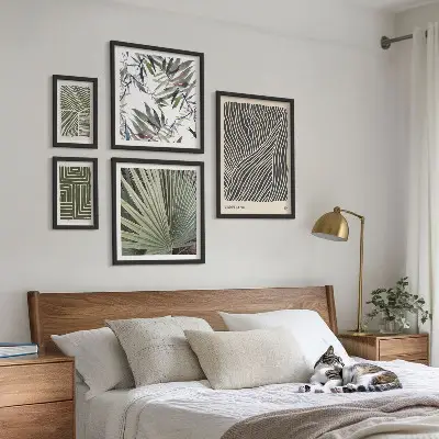 Set van moderne schilderijen met minimalistische patronen van planten