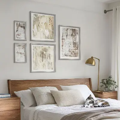 Set van moderne schilderijen met abstracte neutrale composities