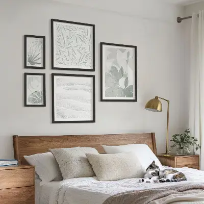 Gallery wall met plantaardige groene motieven