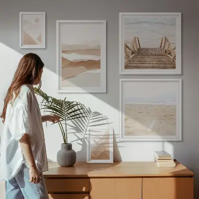 Gallery wall met minimalistische stranden en bergen