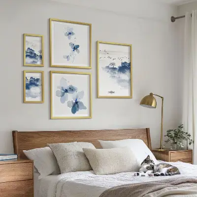 Moderne schilderijen set met landschappen, bloemen en water in een rustige stijl